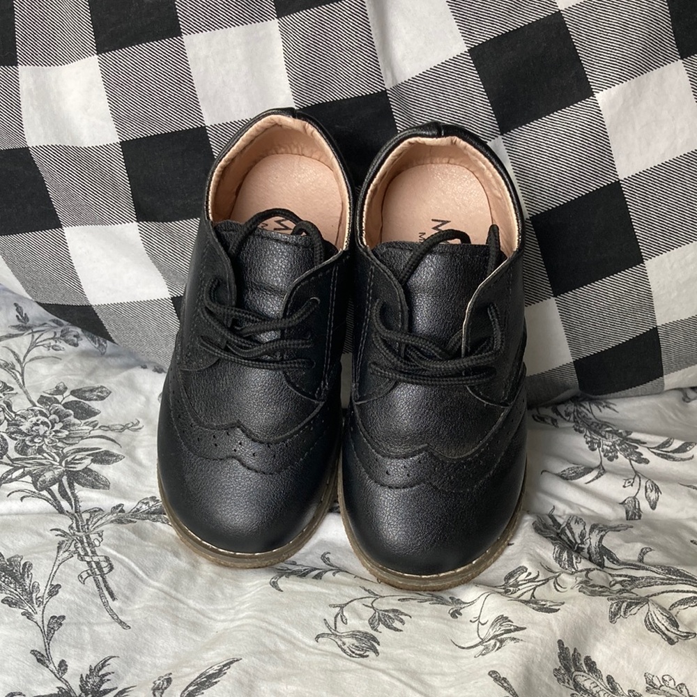 Moceen Classic Lace Up Oxford toddler dress shoes